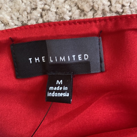 NWT the limited red tank top size medium - Picture 3 of 3